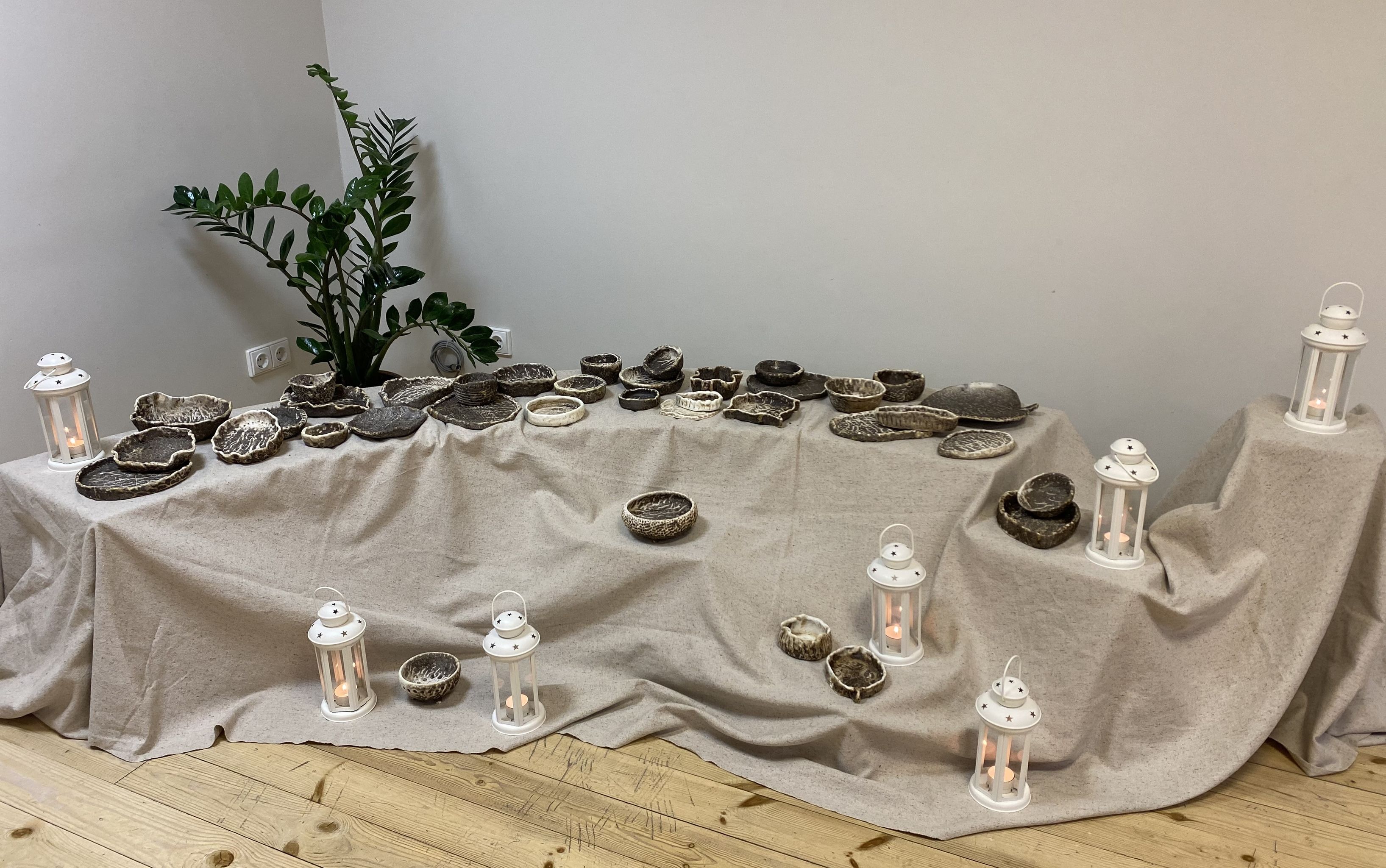 Suaugusiųjų dailės skyriaus mokinių keramikos paroda