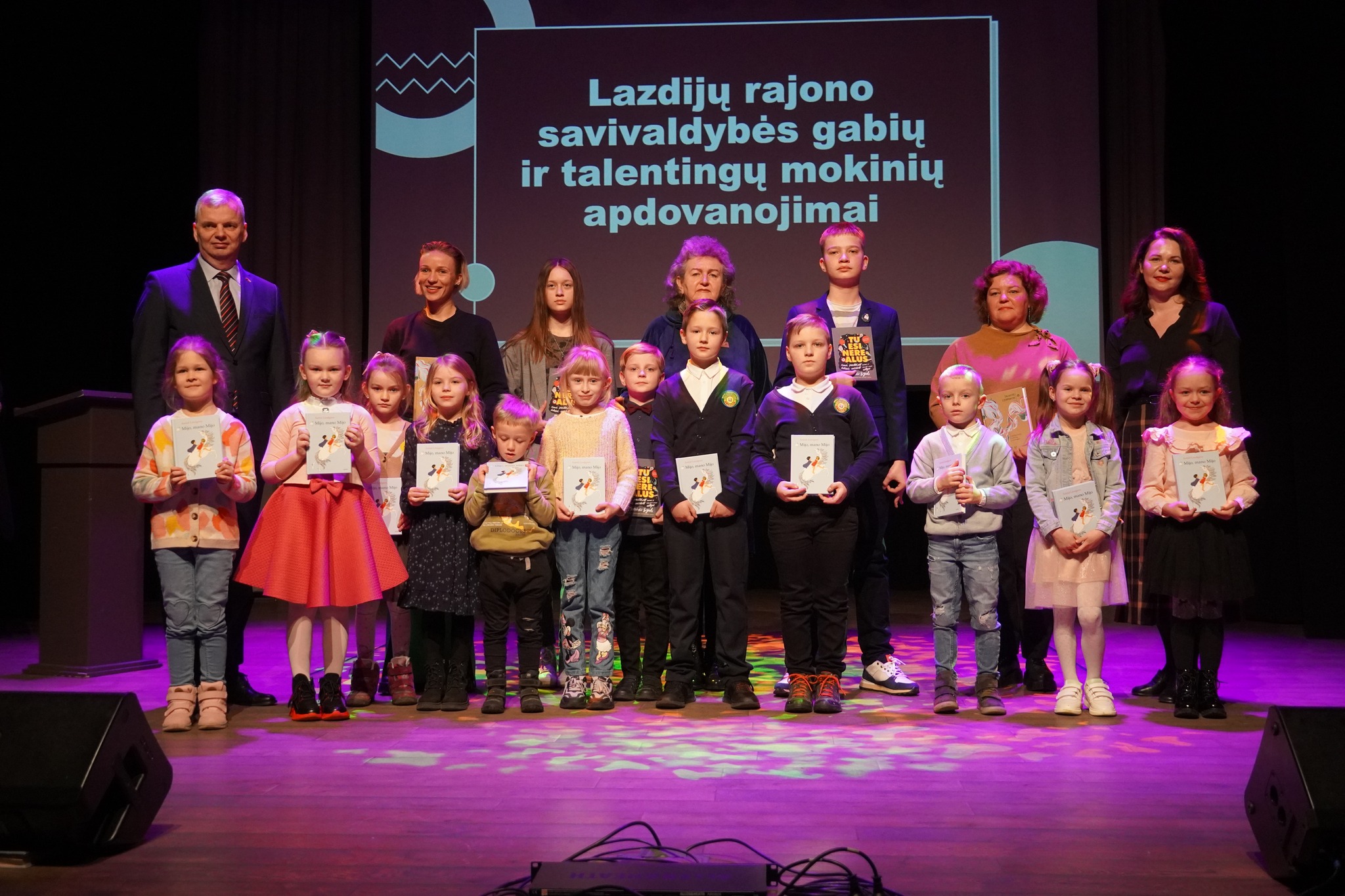 Lazdijų rajono savivaldybės gabių ir talentingų mokinių apdovanojimai
